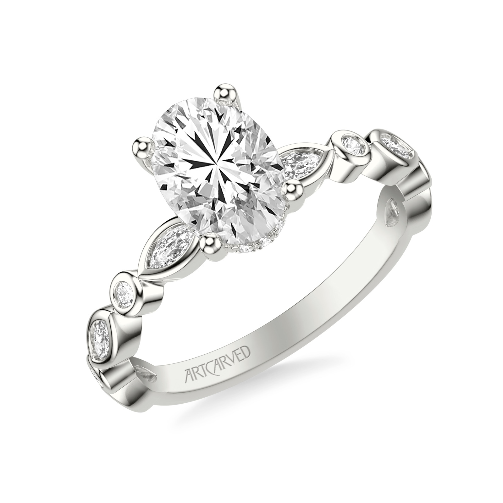 Noelle Oval · White Gold